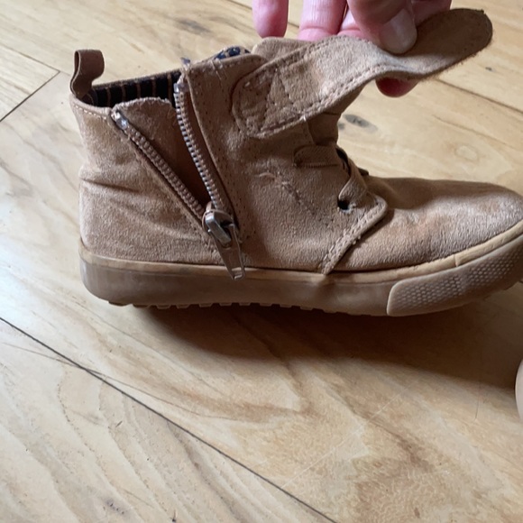 Cat & Jack boys shoe - Picture 7 of 7